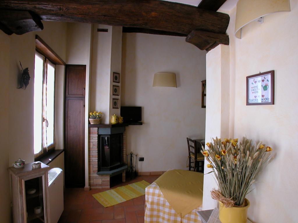 Agriturismo Istrice Innamorato كامبيلو سول كليتونو الغرفة الصورة