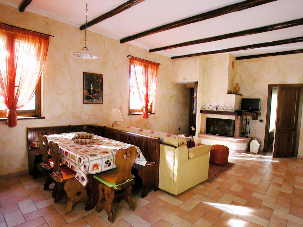 Agriturismo Istrice Innamorato كامبيلو سول كليتونو الغرفة الصورة