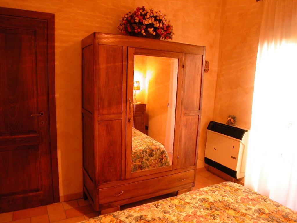 Agriturismo Istrice Innamorato كامبيلو سول كليتونو الغرفة الصورة