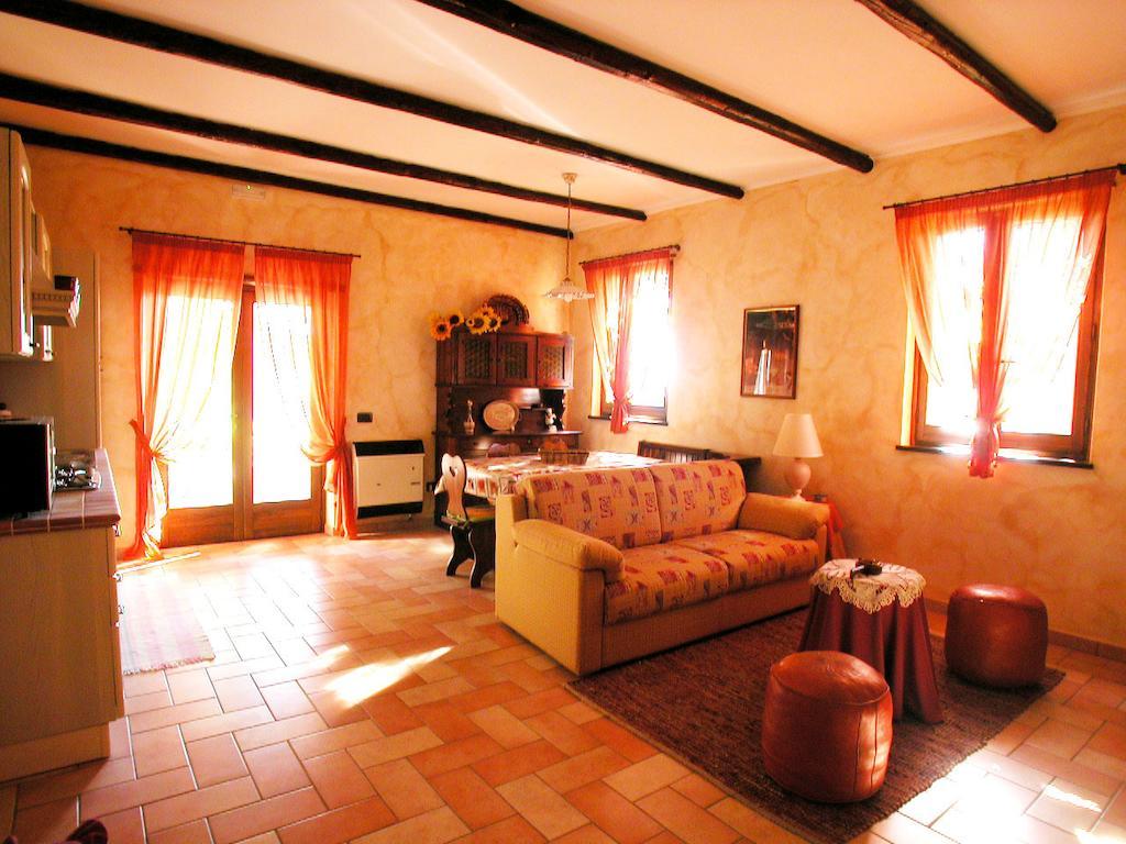 Agriturismo Istrice Innamorato كامبيلو سول كليتونو الغرفة الصورة